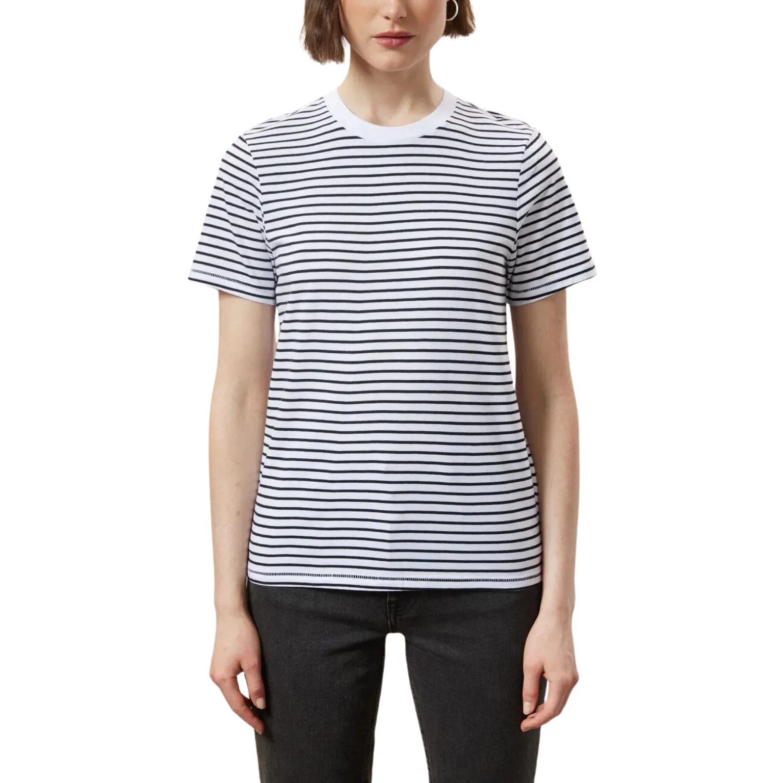 Striped T-shirt manufacturing with recycled materials