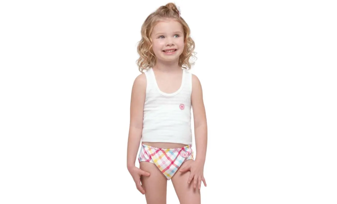 We prioritize baby's safety with skin-safe fabrics in Girl Underpants Manufacturing process