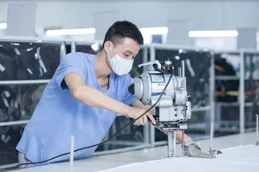 Why should you work with clothing manufacturers in Vietnam?