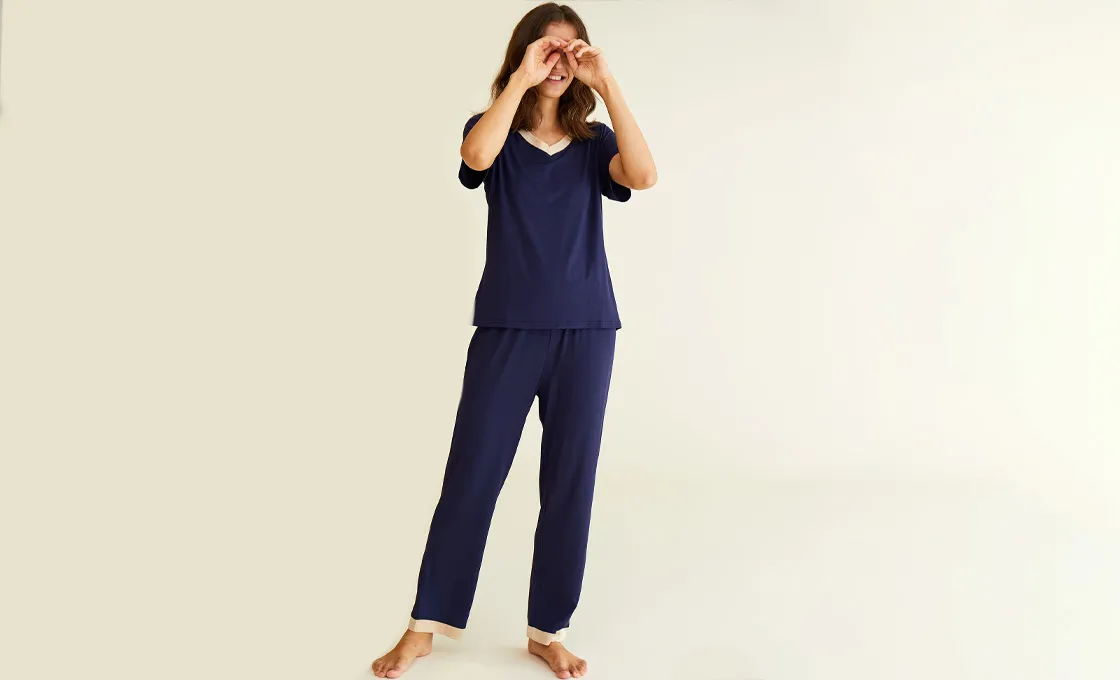 custom women V-neck pajama manufacturing short sleeve T-shirt and long pant